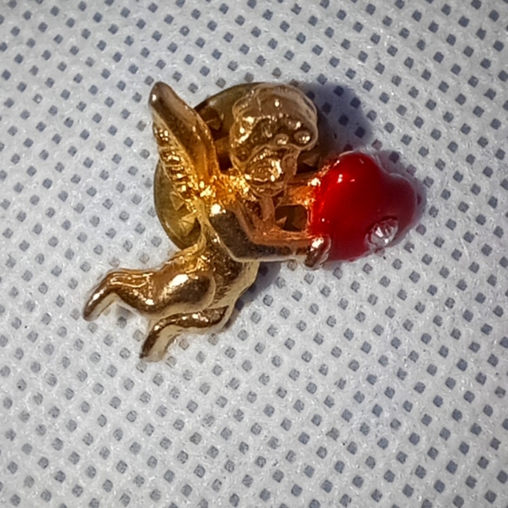 Cupid pin